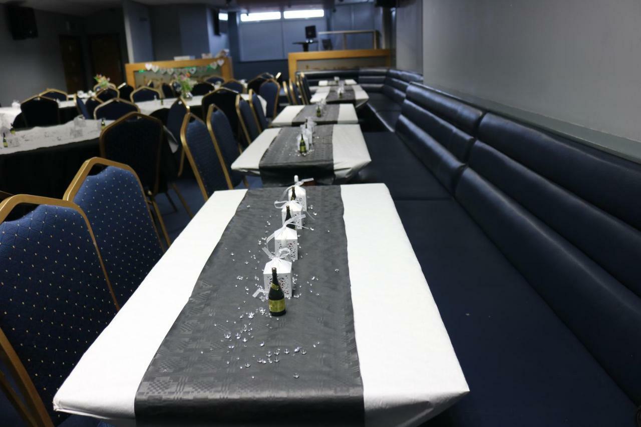Moorside Lodge Халифакс Екстериор снимка